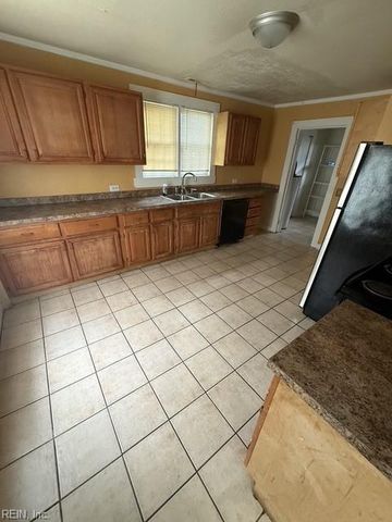 1124 West AVE, Hampton, VA 23669