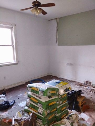 419 Bellvue St, Wall Boro, PA 15148