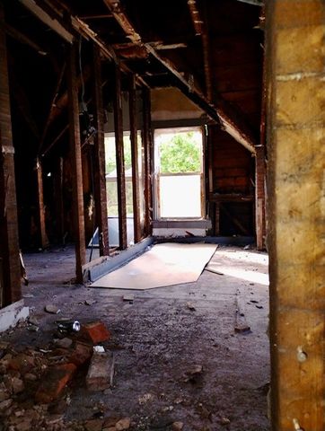 419 Bellvue St, Wall Boro, PA 15148