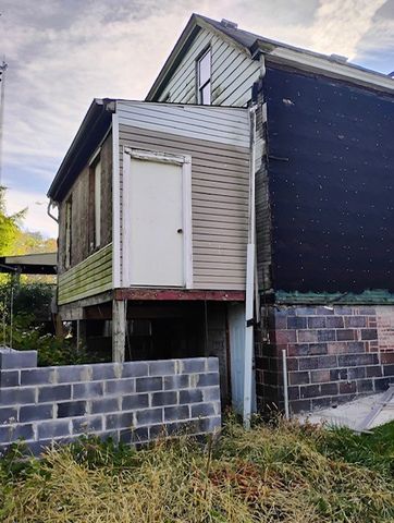 419 Bellvue St, Wall Boro, PA 15148