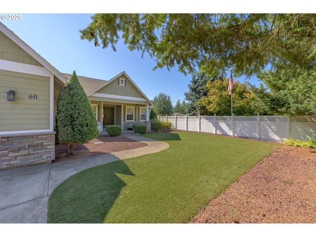 60 W TAYLOR St, Carlton, OR 97111