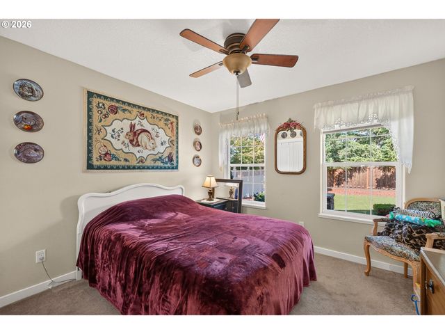 60 W TAYLOR St, Carlton, OR 97111