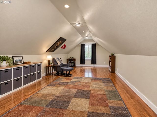 60 W TAYLOR St, Carlton, OR 97111