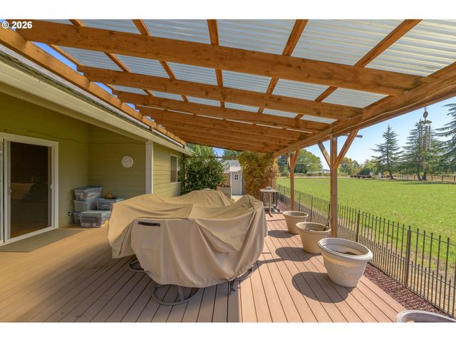60 W TAYLOR St, Carlton, OR 97111