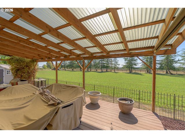 60 W TAYLOR St, Carlton, OR 97111