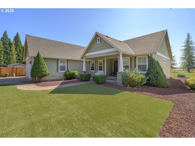 60 W TAYLOR St, Carlton, OR 97111