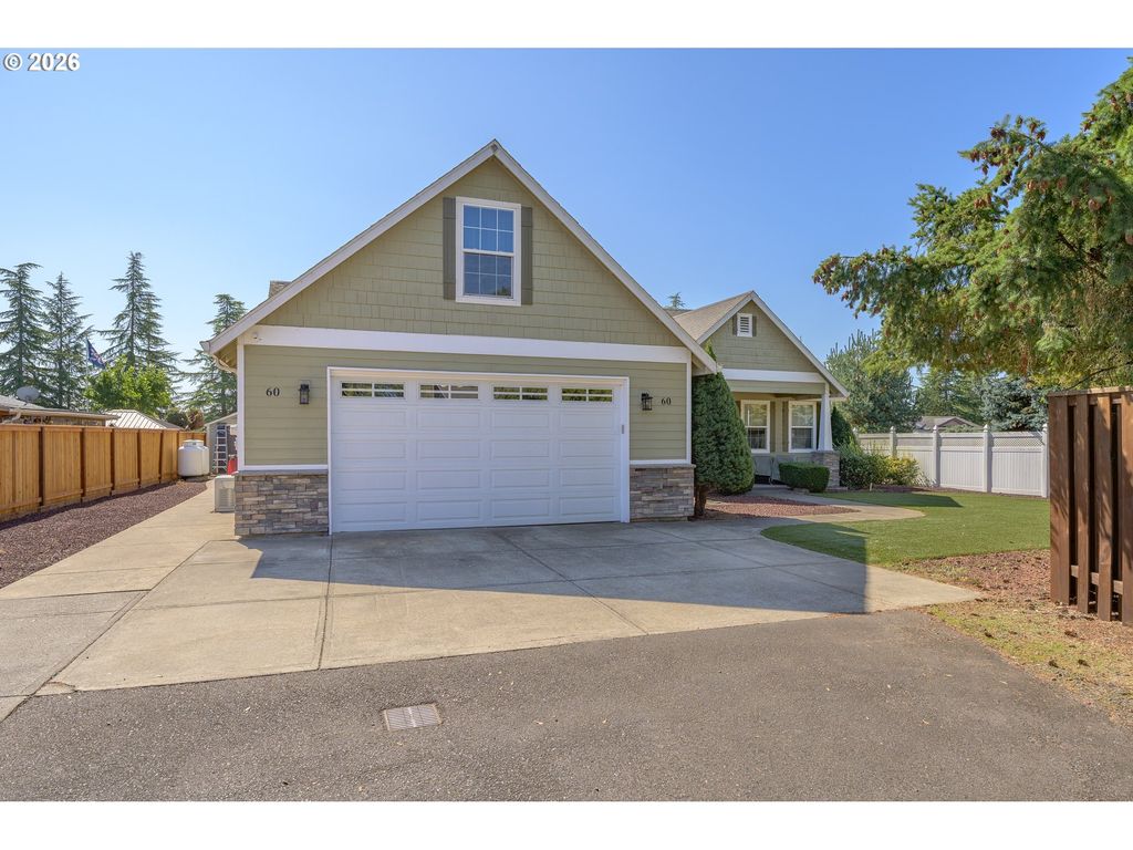 Image 1 of property listing at 60 W TAYLOR St, Carlton, OR 97111