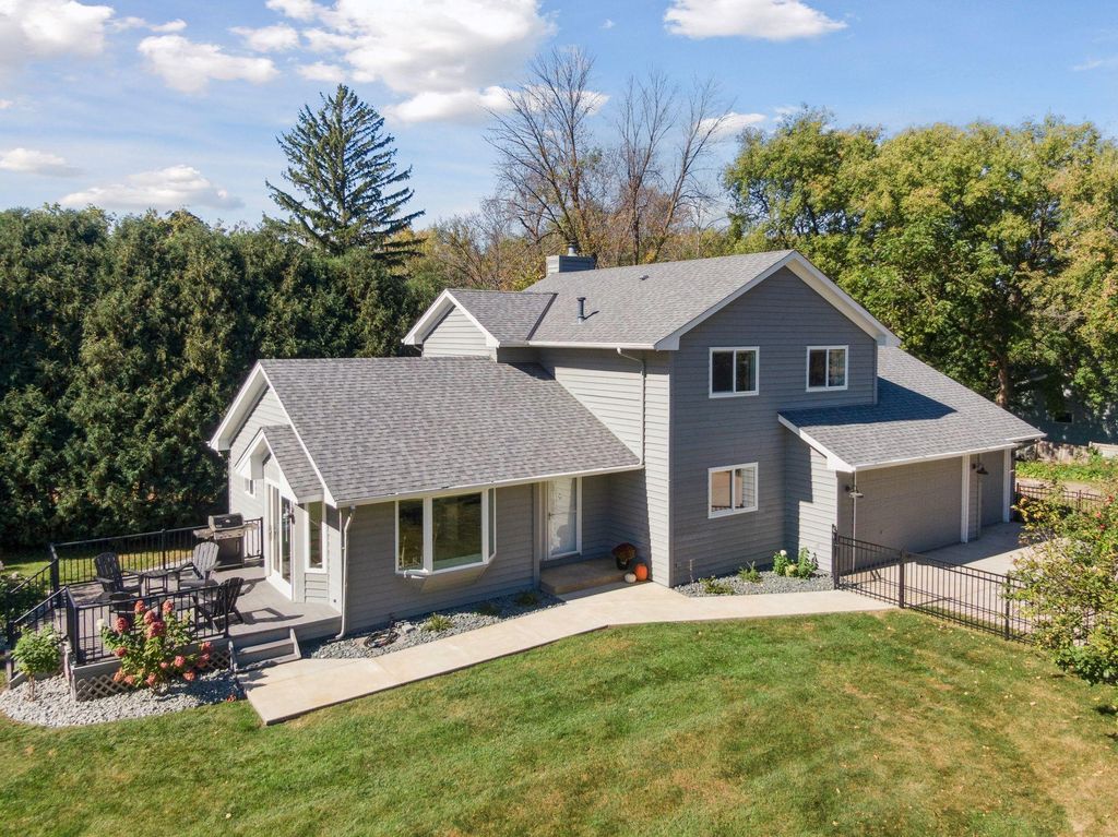 5670 Wedgewood Drive, Shorewood, MN 55331