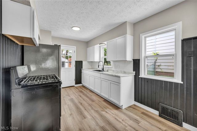 2511 Ogden Avenue, Akron, OH 44312
