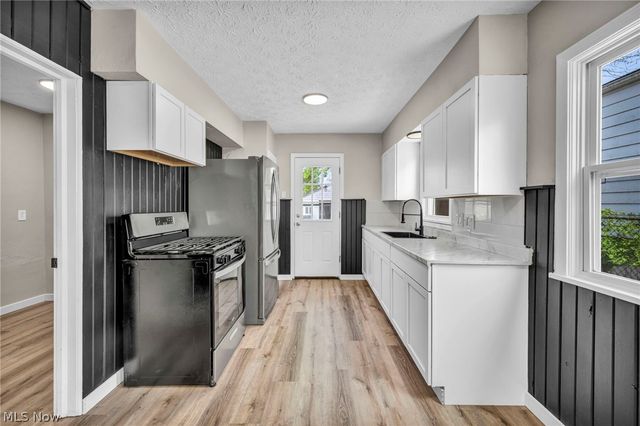 2511 Ogden Avenue, Akron, OH 44312