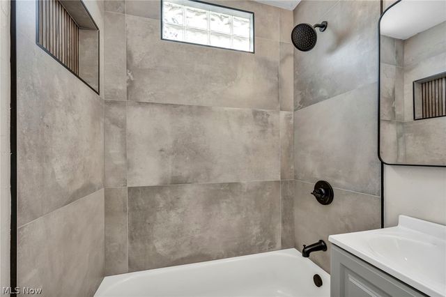 2511 Ogden Avenue, Akron, OH 44312