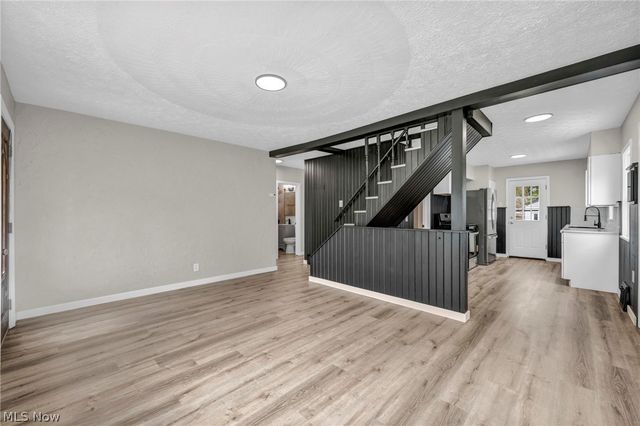 2511 Ogden Avenue, Akron, OH 44312