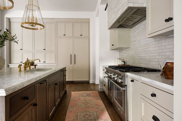 6124 Lakehurst Avenue, Dallas, TX 75230