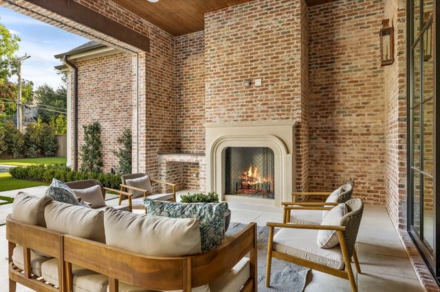 6124 Lakehurst Avenue, Dallas, TX 75230