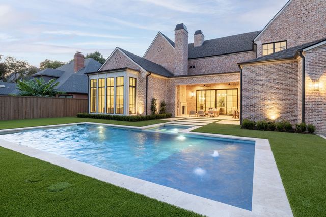 6124 Lakehurst Avenue, Dallas, TX 75230
