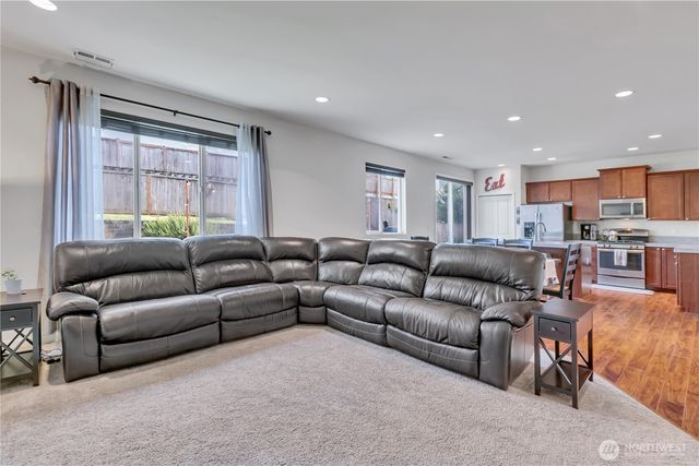 17211 83rd Avenue Ct E, Puyallup, WA 98375