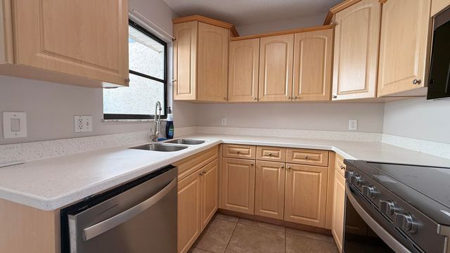 2821 Stoneway Lane A, Fort Pierce, FL 34982