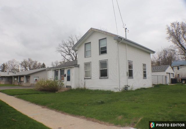 221 Center Avenue, Janesville, WI 53548