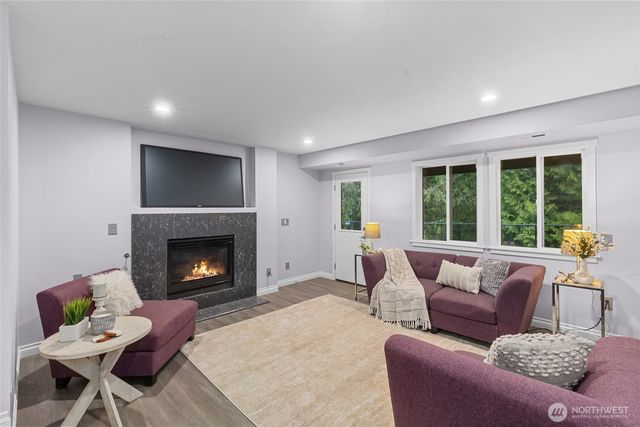 5909 164th Street SW, Lynnwood, WA 98037