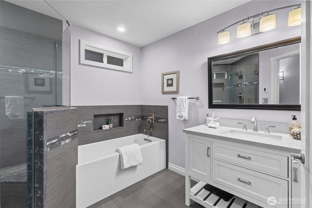 5909 164th Street SW, Lynnwood, WA 98037