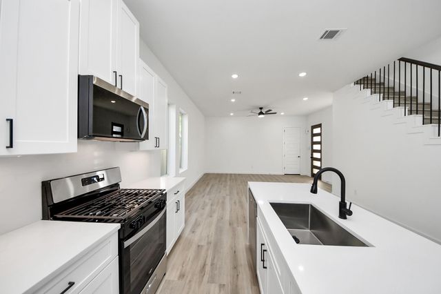 7935 Sunnyhill Street, Houston, TX 77088