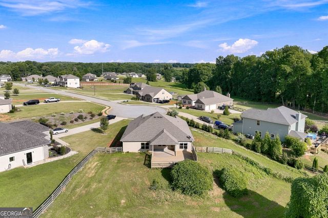 6104 Creekside View Ln, Clermont, GA 30527