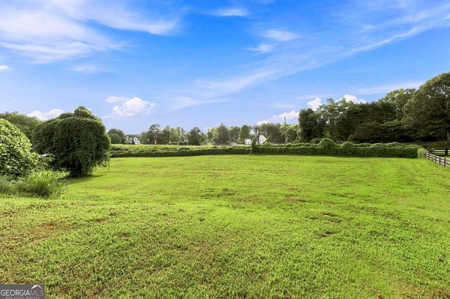 6104 Creekside View Ln, Clermont, GA 30527