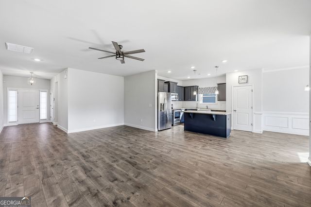 6104 Creekside View Ln, Clermont, GA 30527