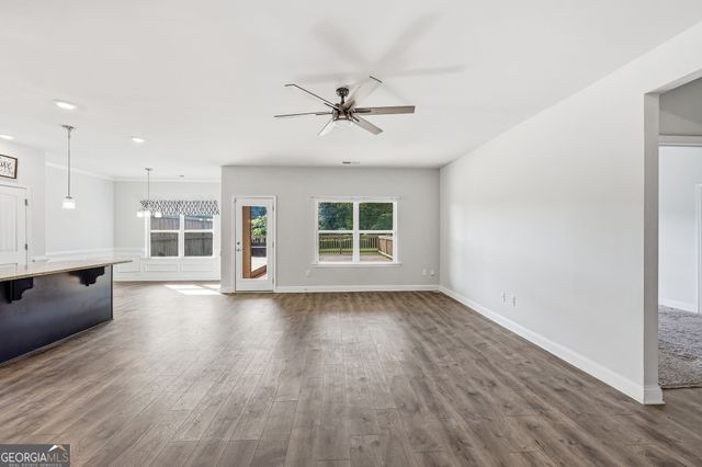 6104 Creekside View Ln, Clermont, GA 30527