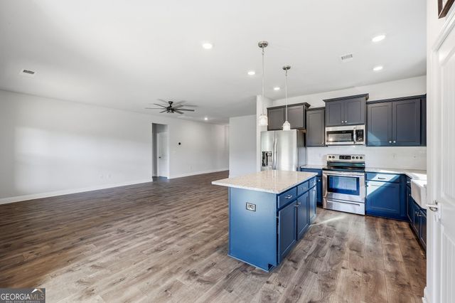 6104 Creekside View Ln, Clermont, GA 30527