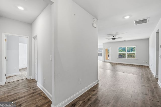 6104 Creekside View Ln, Clermont, GA 30527
