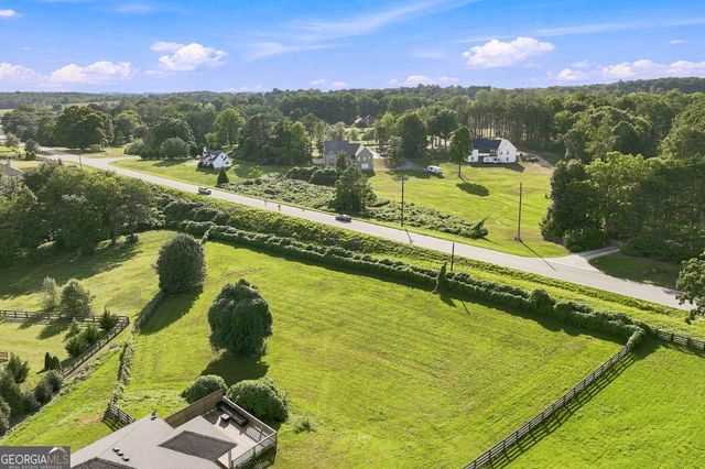 6104 Creekside View Ln, Clermont, GA 30527