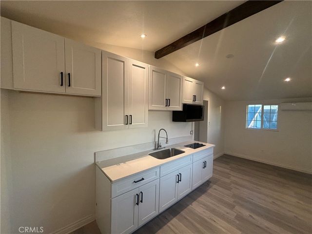 8761 John, Los Angeles, CA 90002