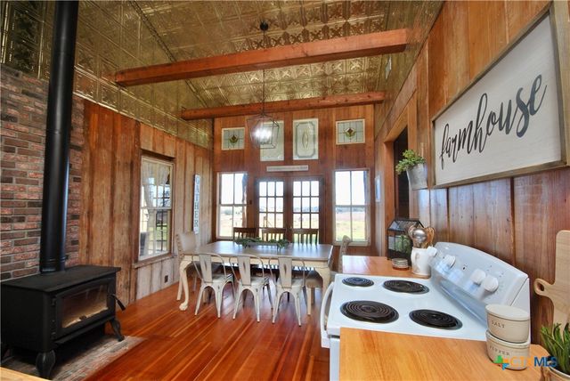 4228 County Road 256, Moulton, TX 77975