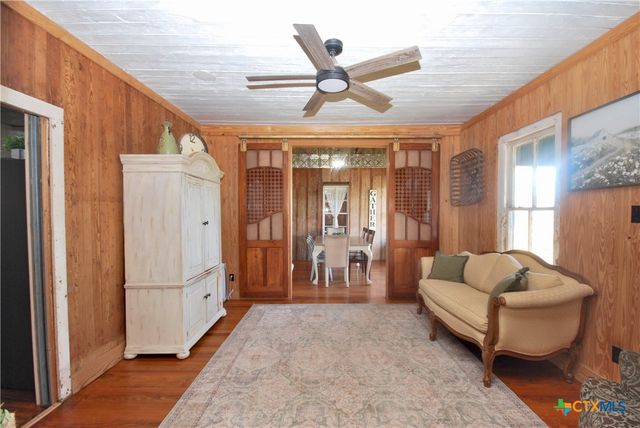 4228 County Road 256, Moulton, TX 77975
