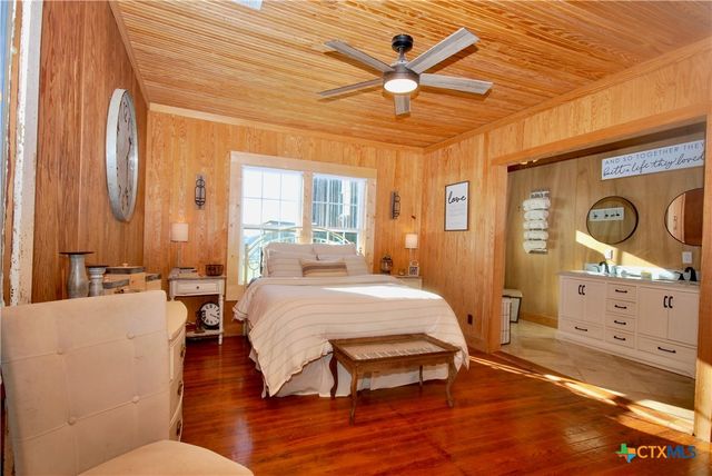 4228 County Road 256, Moulton, TX 77975