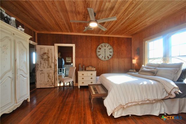 4228 County Road 256, Moulton, TX 77975