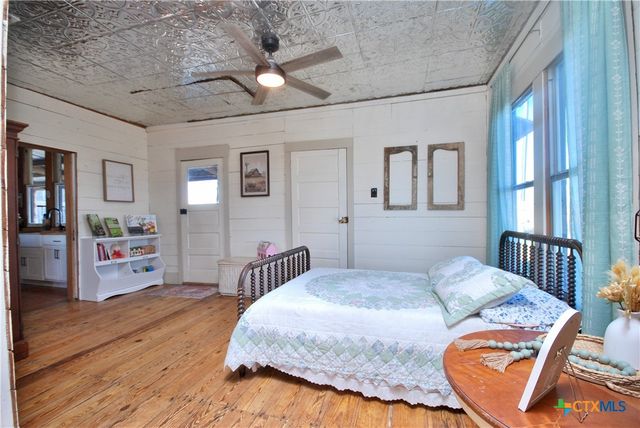 4228 County Road 256, Moulton, TX 77975