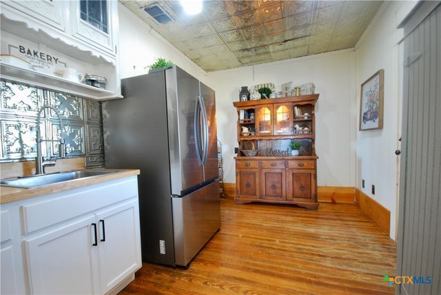 4228 County Road 256, Moulton, TX 77975