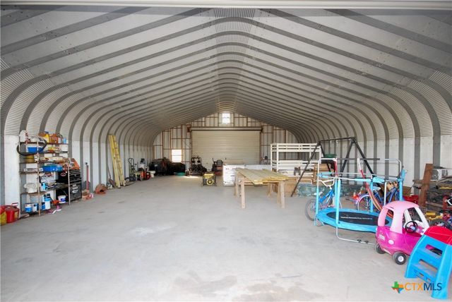 4228 County Road 256, Moulton, TX 77975