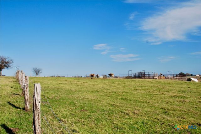 4228 County Road 256, Moulton, TX 77975