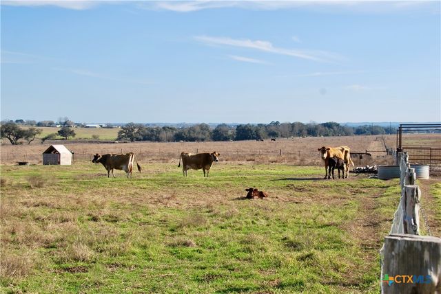 4228 County Road 256, Moulton, TX 77975