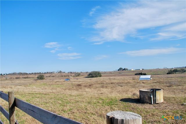 4228 County Road 256, Moulton, TX 77975