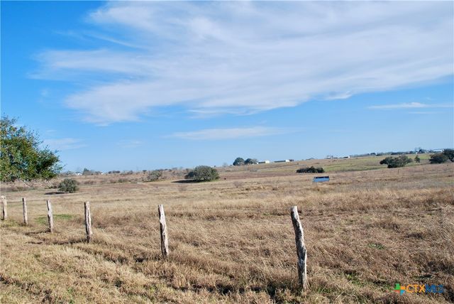 4228 County Road 256, Moulton, TX 77975