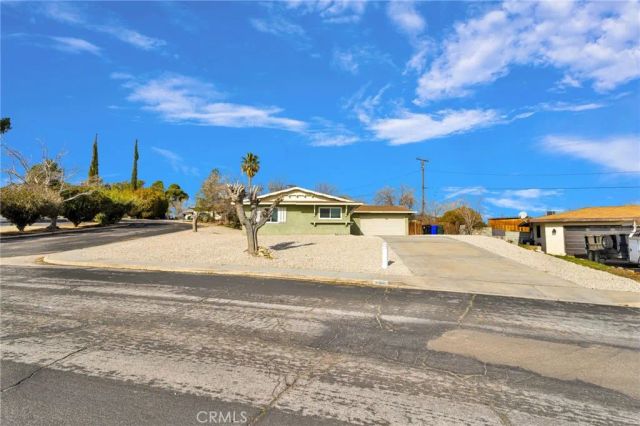 15846 Inyo, Victorville, CA 92395