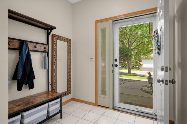7333 Bolton Way, Inver Grove Heights, MN 55076