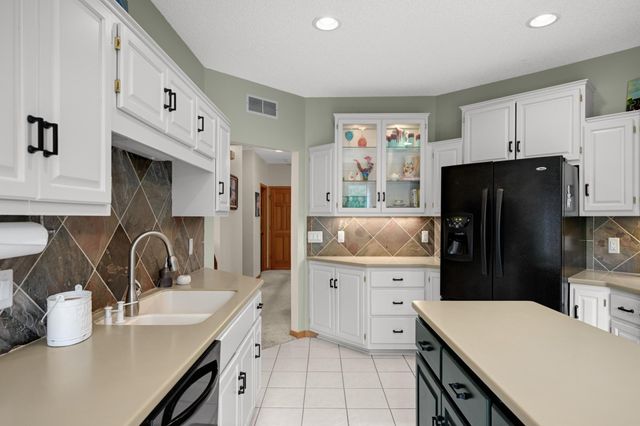 7333 Bolton Way, Inver Grove Heights, MN 55076
