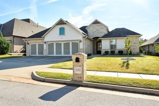 3100 Hunter Crest Drive, Edmond, OK 73034