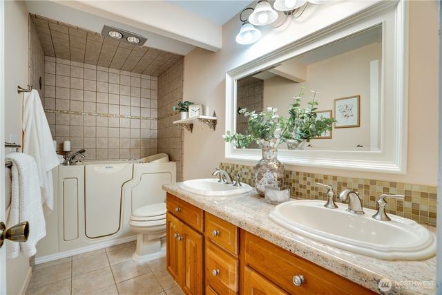 3415 115th Avenue NW, Gig Harbor, WA 98335