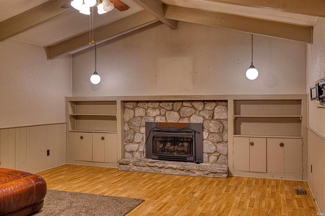 8000 Maple Lane, Newburgh, IN 47630